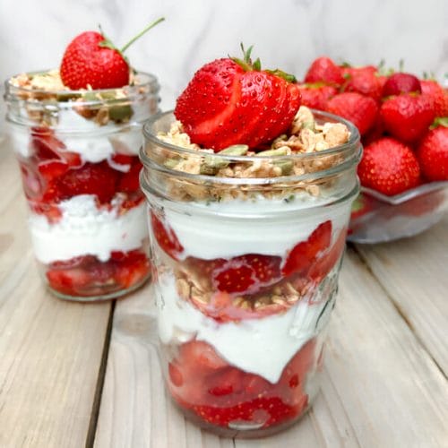 strawberry yogurt parfait