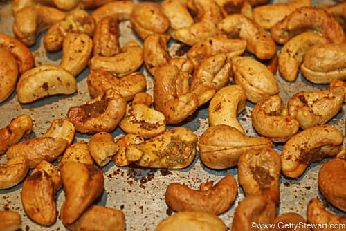 toasted curried cashews w