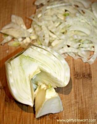 cutting the core from fennel