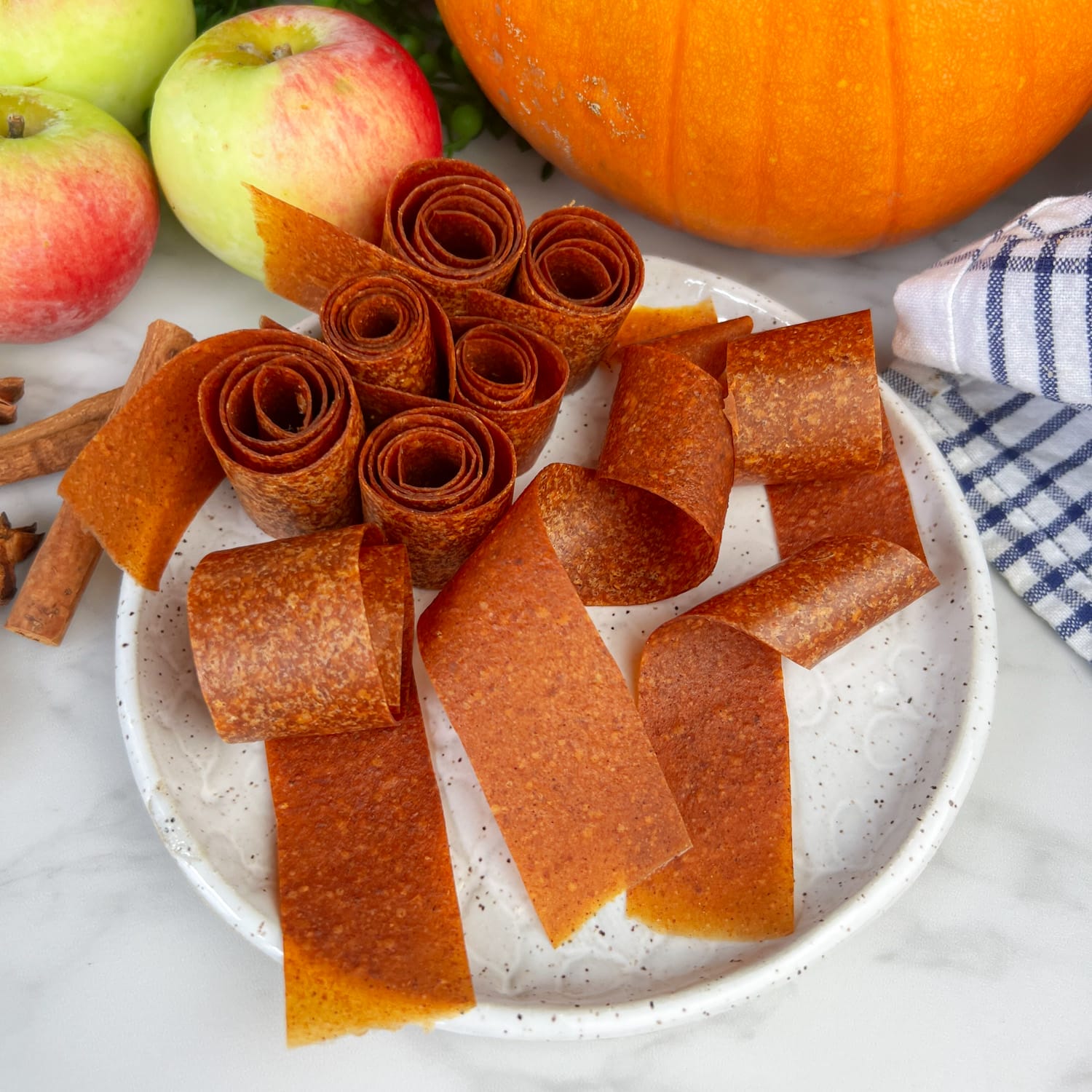 How to Make Homemade Fruit Roll-Ups – Pumpkin Pie Fruit Leather