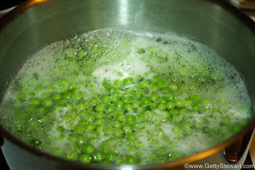 How to Blanch and Freeze Peas Fresh from the Garden - GettyStewart.com