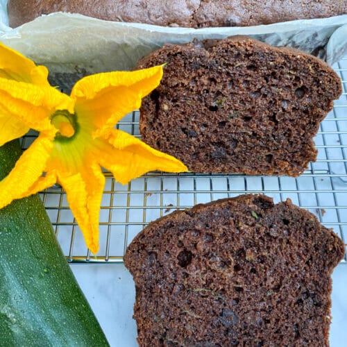 zucchini loaf with flower