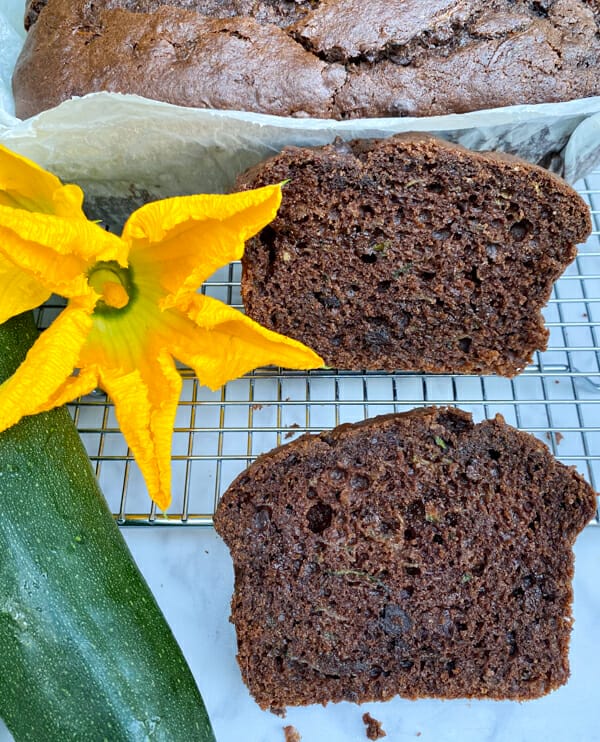 zucchini loaf with flower