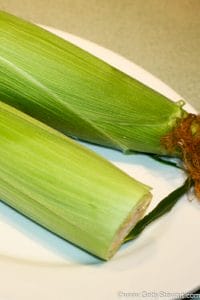 Husking Sweet Corn in the Microwave – Does it Work?