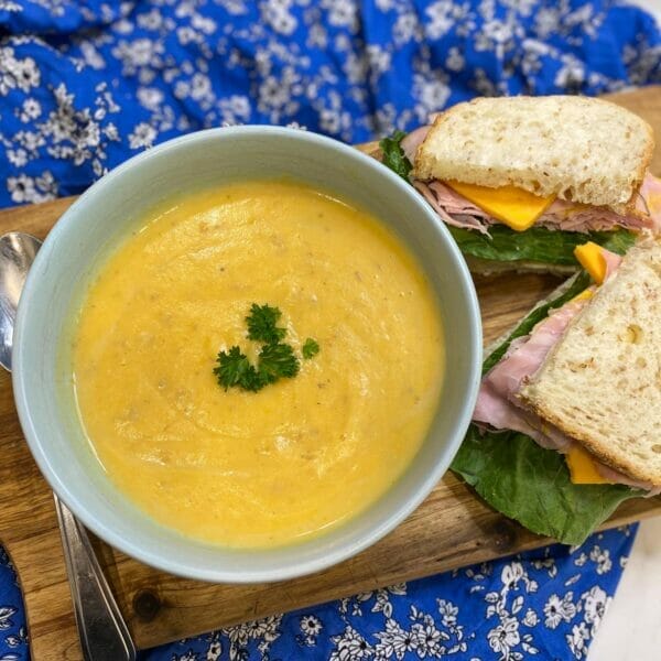 leek and potato soup with sandwich