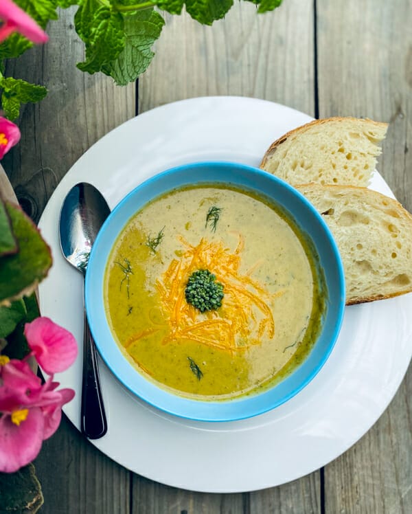 broccoli soup with bread