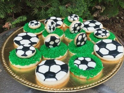 How to Decorate Soccer Cookies