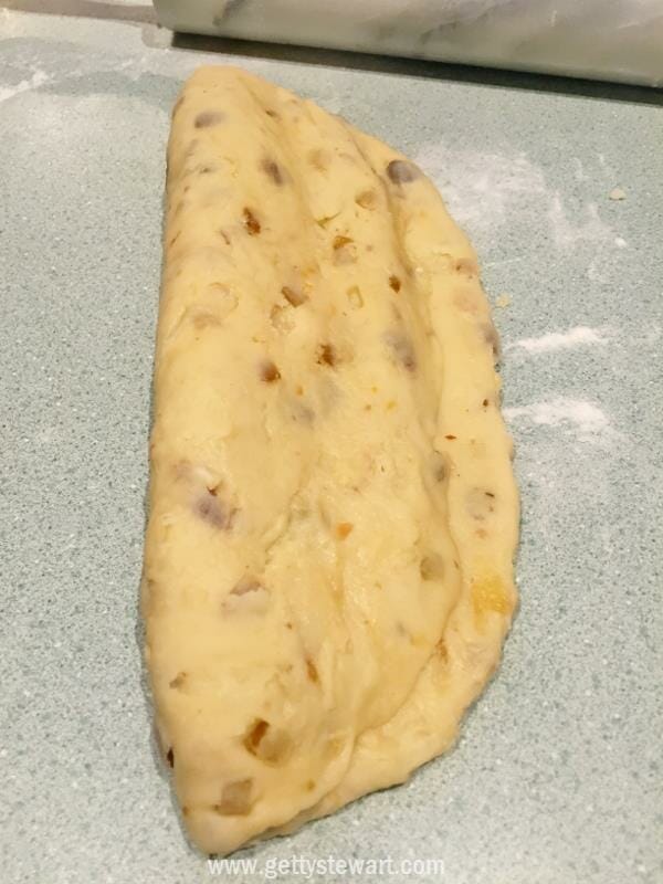 shaping stollen