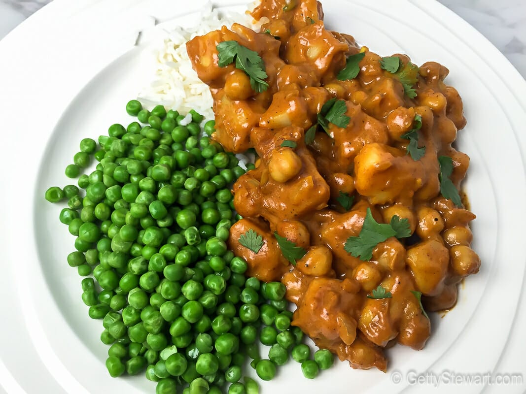 butter chickpeas with green peas