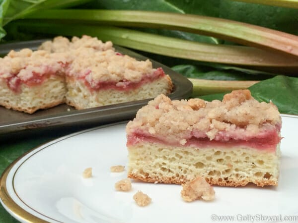rhubarb streusel cake w 2