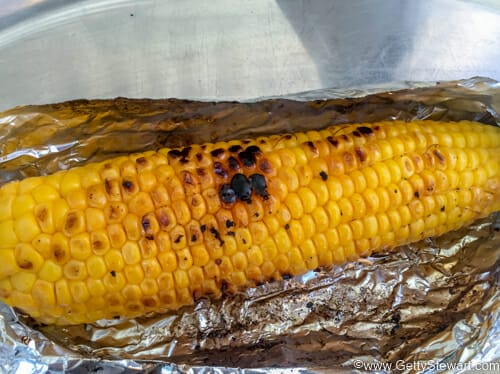 corn on cob on grill in aluminum