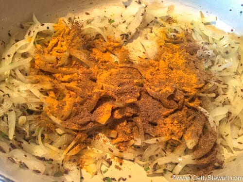 spices for cauliflower potato curry