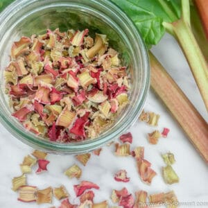 How to Dehydrate Rhubarb and How to Use It