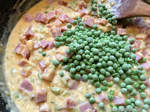 adding peas to ham and peas mac and cheese