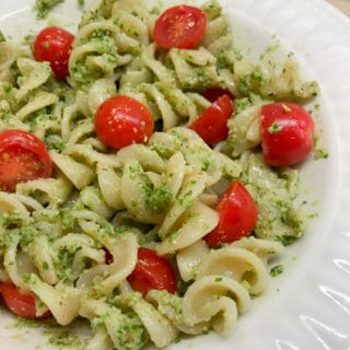 Quick and Easy Pesto Pasta - GettyStewart.com