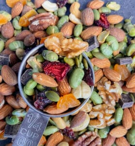 1/4 cup healthy trail mix
