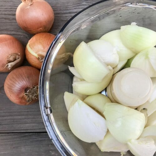 Food processor with onions

