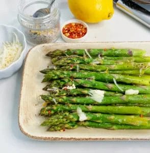 asparagus on plate