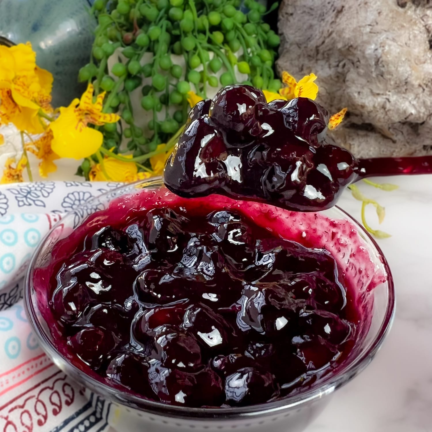 Quick and Easy Blueberry Sauce – Fresh or Frozen Blueberries