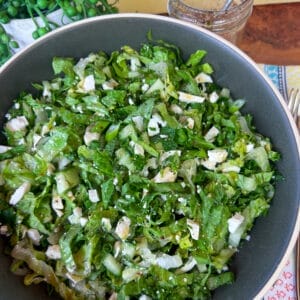 A Beautiful Simple Green Salad – Inspired by Maroulosalata